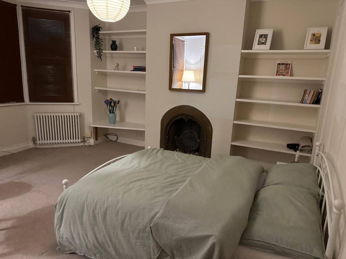 Spacious Room Near Underground London Bagian luar foto